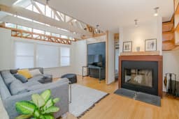 Casa moderna con legno